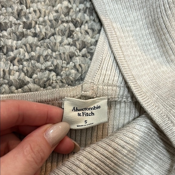 Gray Ribbed One-Shoulder Sweater - Picture 2 of 2